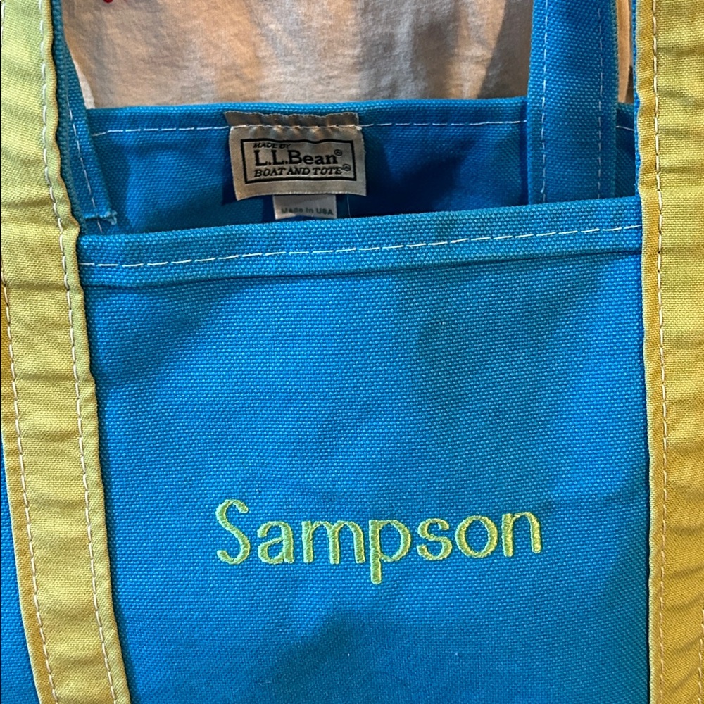 LL Bean Medium Blue Boat and Tote - Sampson
